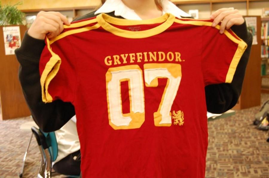 A student models Gryffindors Qudditch t-shirt from Harry Potter.