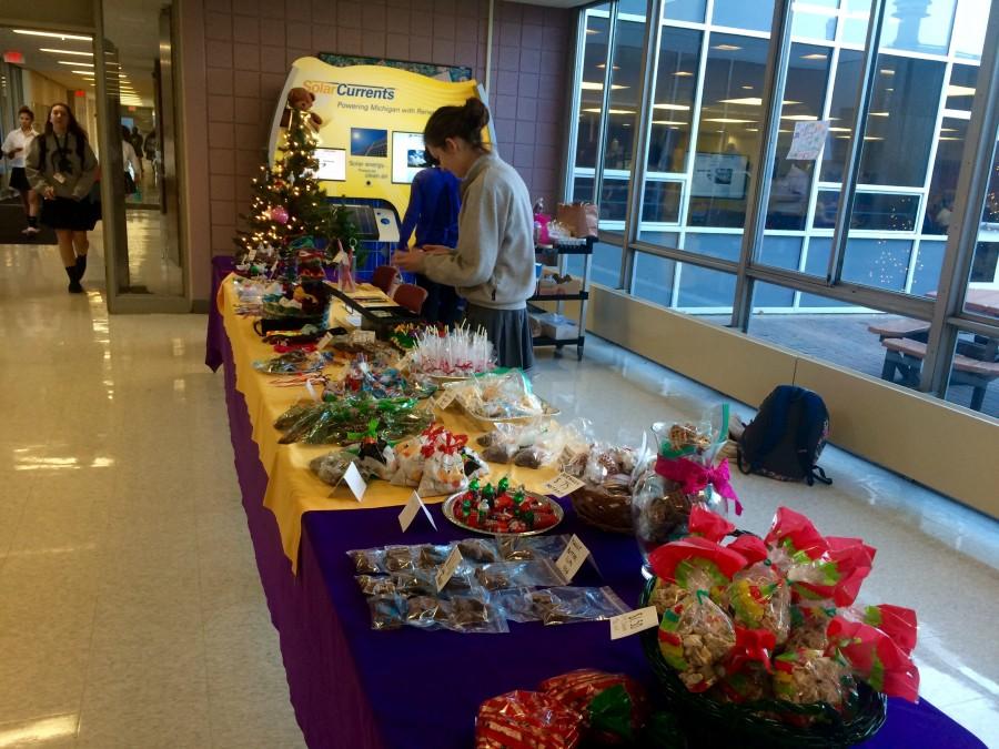 The Latin students who put on this year’s Salmagundi sale sold items ranging from candy to bracelets, drawing students and staff into purchasing the unique items for a holiday treat. (Photo credit: Molly Lyons)